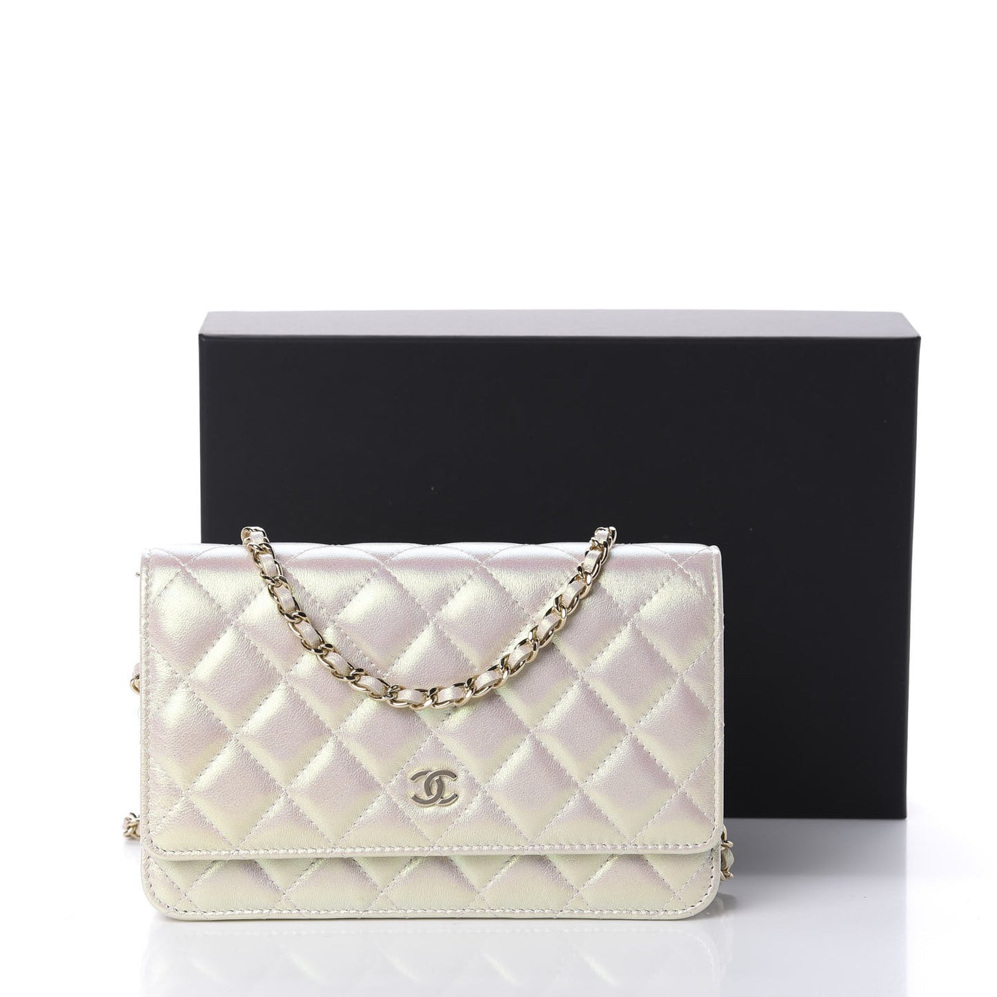 Iridescent Lambskin Quilted Wallet On Chain WOC Ivory