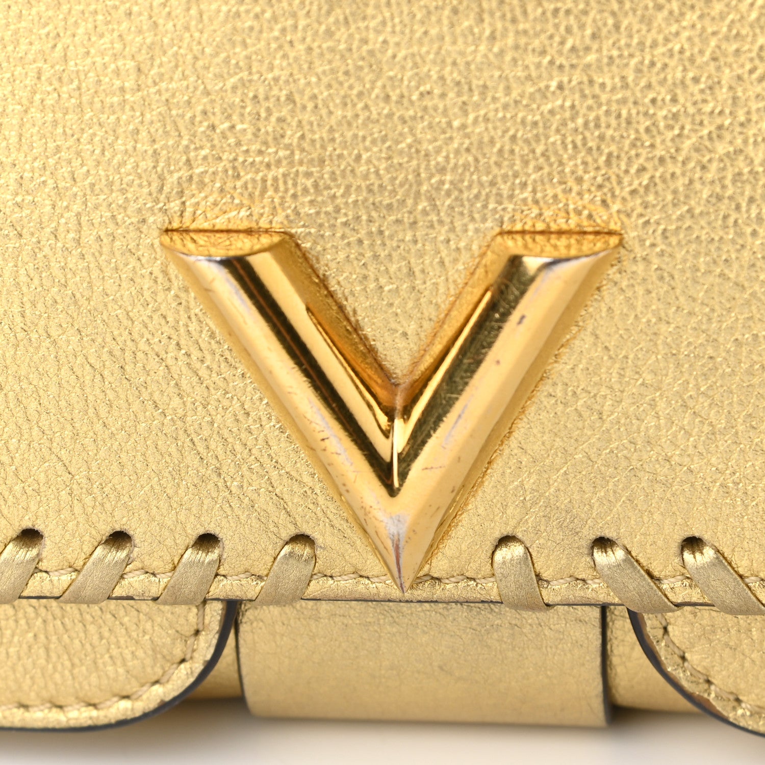 Louis Vuitton Cuir Plume Ecume Very Chain Bag Gold 11 of 11
