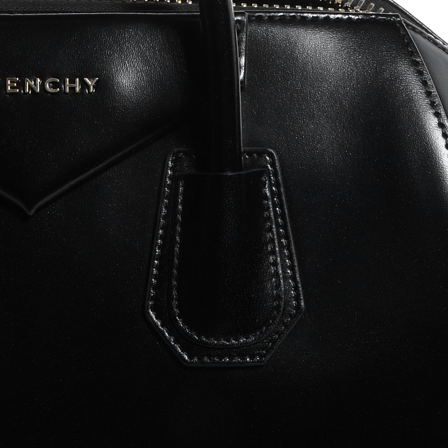 Shiny Lord Calfskin Medium Antigona Black