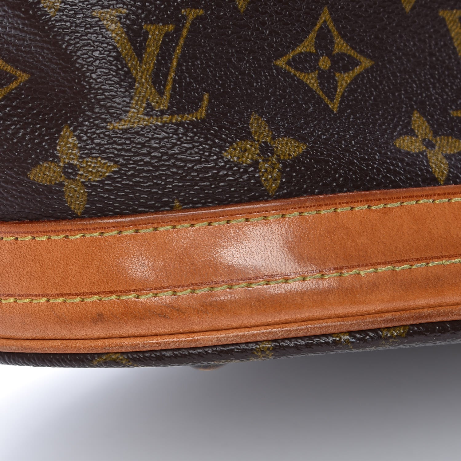 Louis Vuitton Monogram Petit Bucket 23 13 of 18