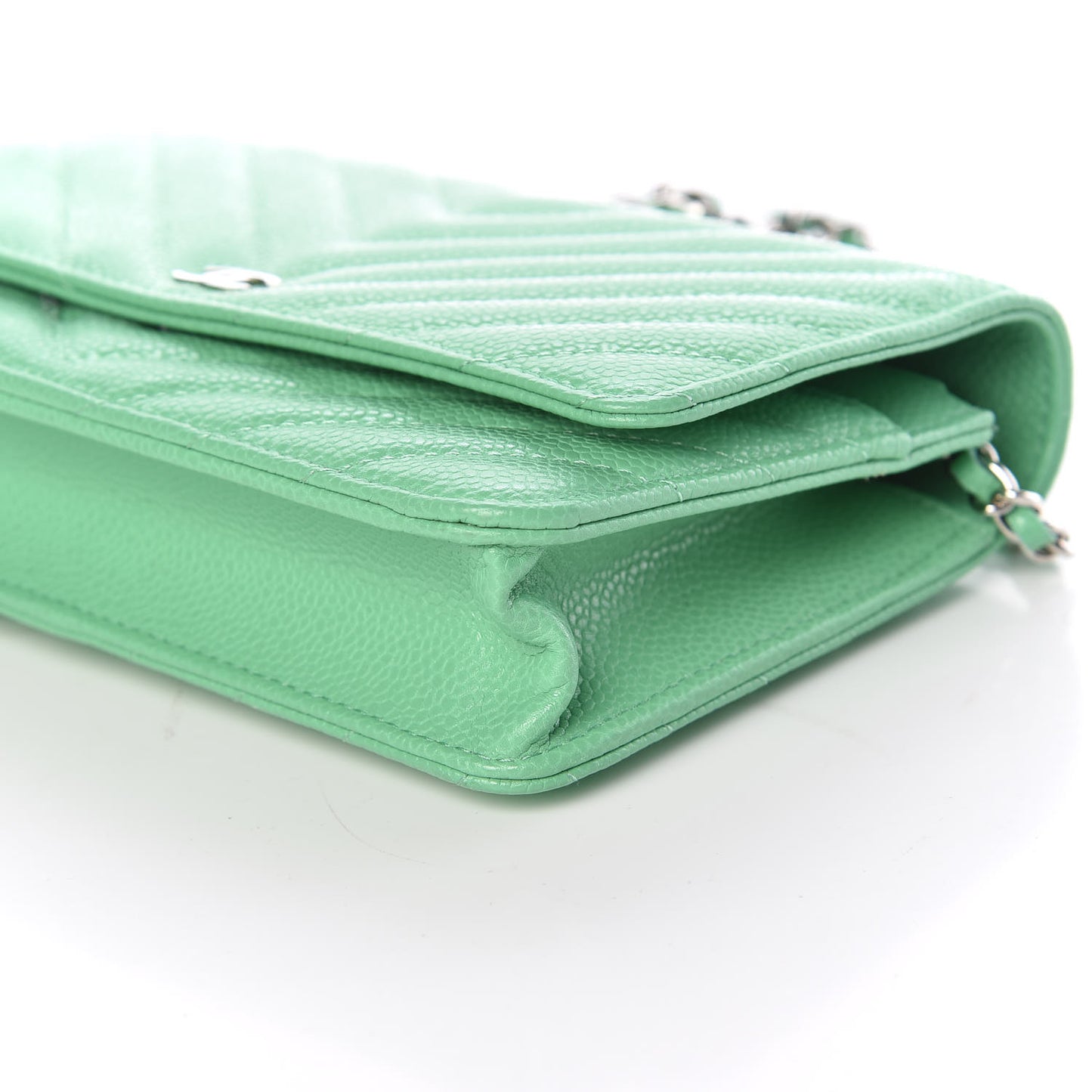 Caviar Chevron Quilted Wallet On Chain WOC Green