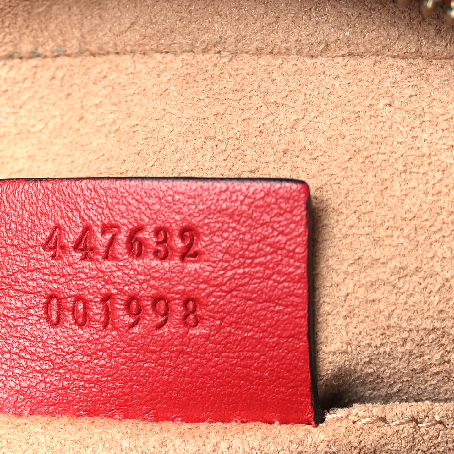 Calfskin Matelasse Small GG Marmont Chain Shoulder Bag Hibiscus Red