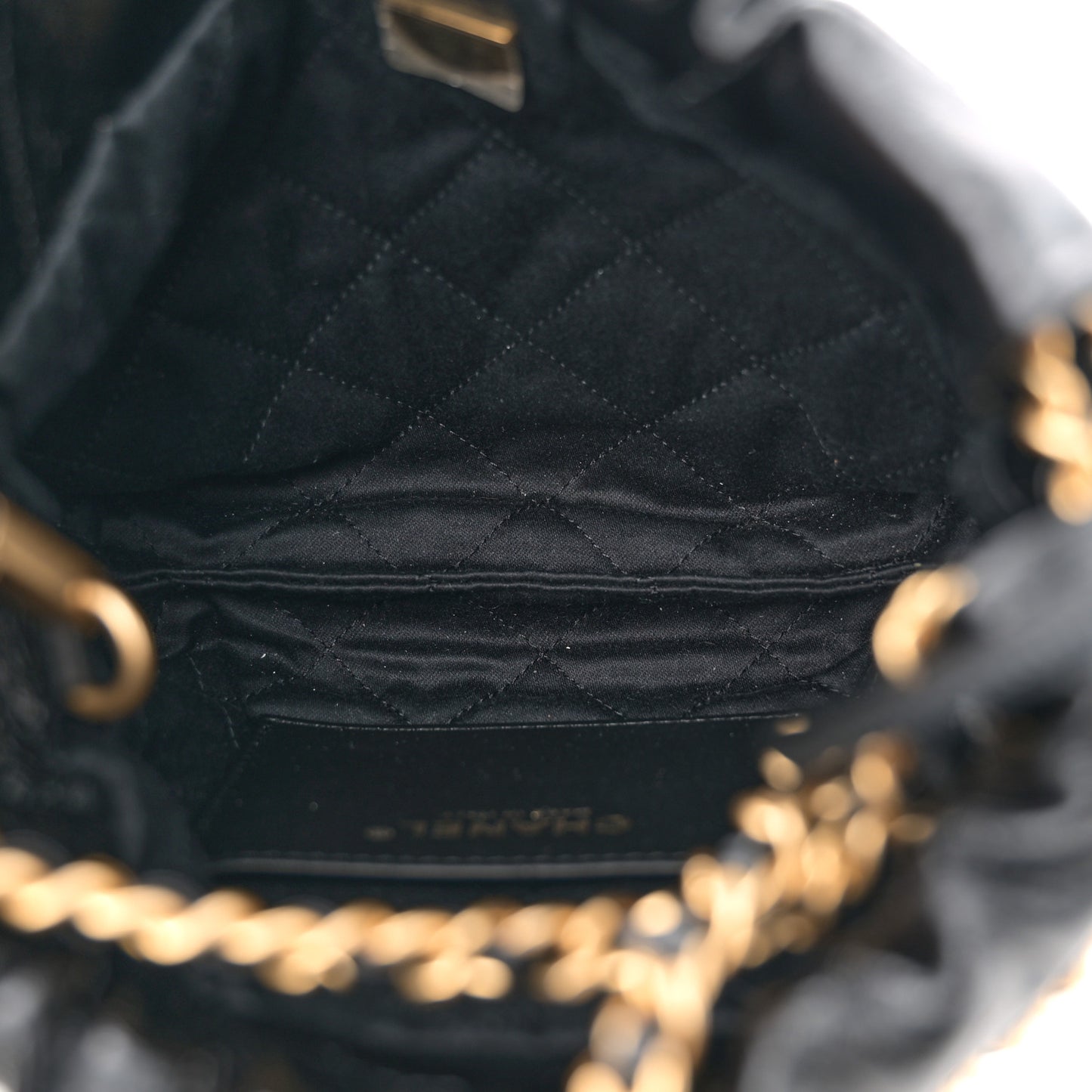 Shiny Crumpled Calfskin Quilted Pearl Mini Chanel 22 Black