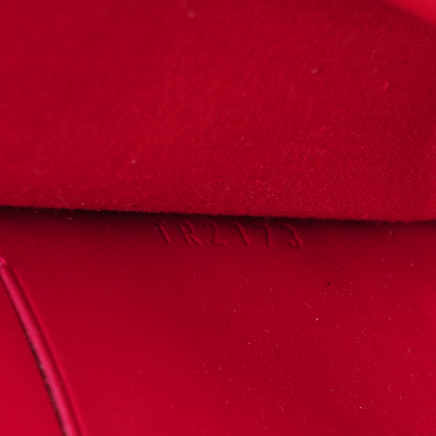 Louis Vuitton Patent Louise Clutch Rose Indien 7 of 7