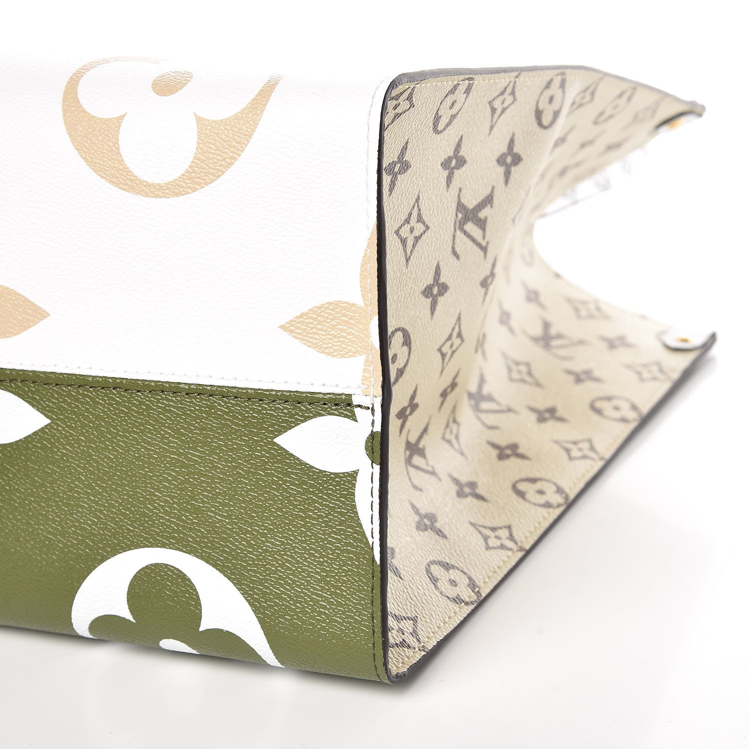 Louis Vuitton Monogram Giant Onthego GM Kaki Beige 10 of 11