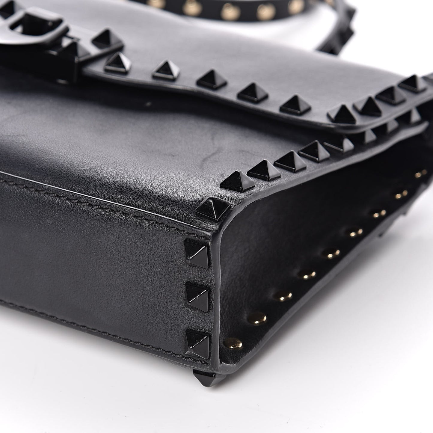 Vitello Monochrome Medium Rockstud Flip Lock Crossbody Bag Black