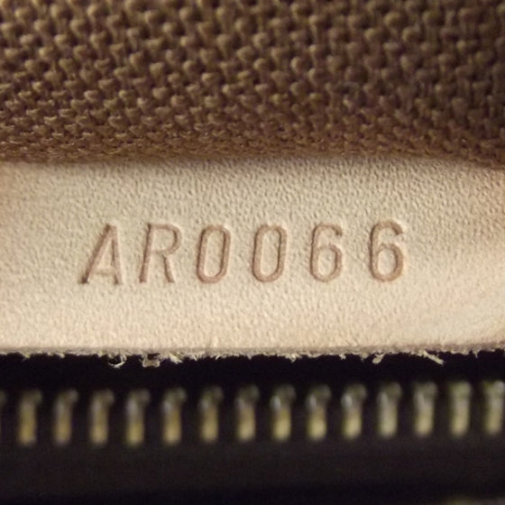 Louis Vuitton Monogram Cabas Mezzo 8 of 9
