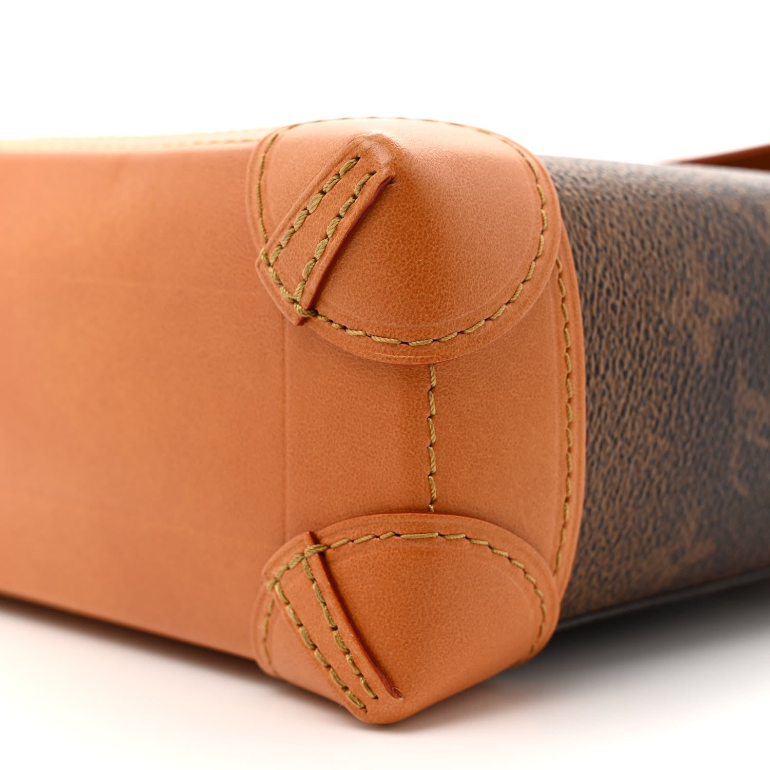 Louis Vuitton Monogram Dust Steamer 15 9 of 9