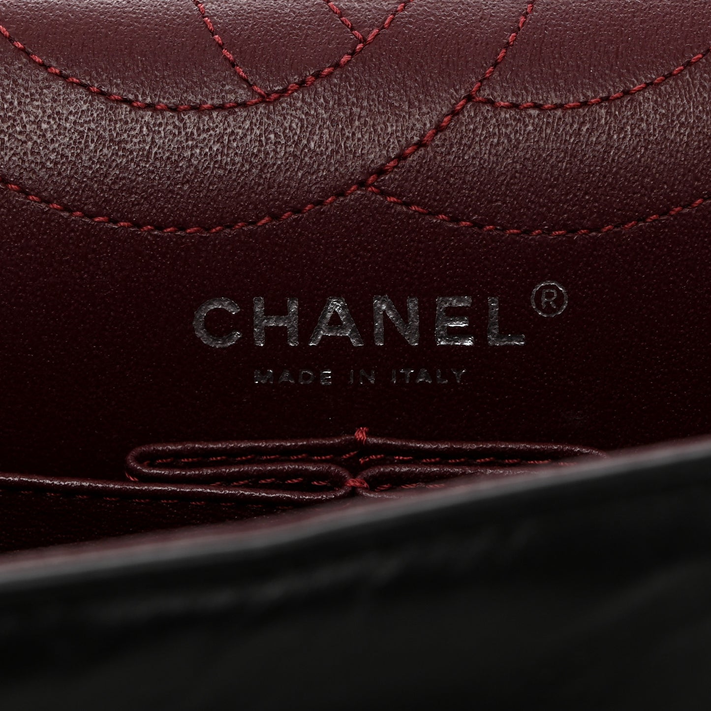 Aged Calfskin Chevron Quilted 2.55 Reissue 226 So Black