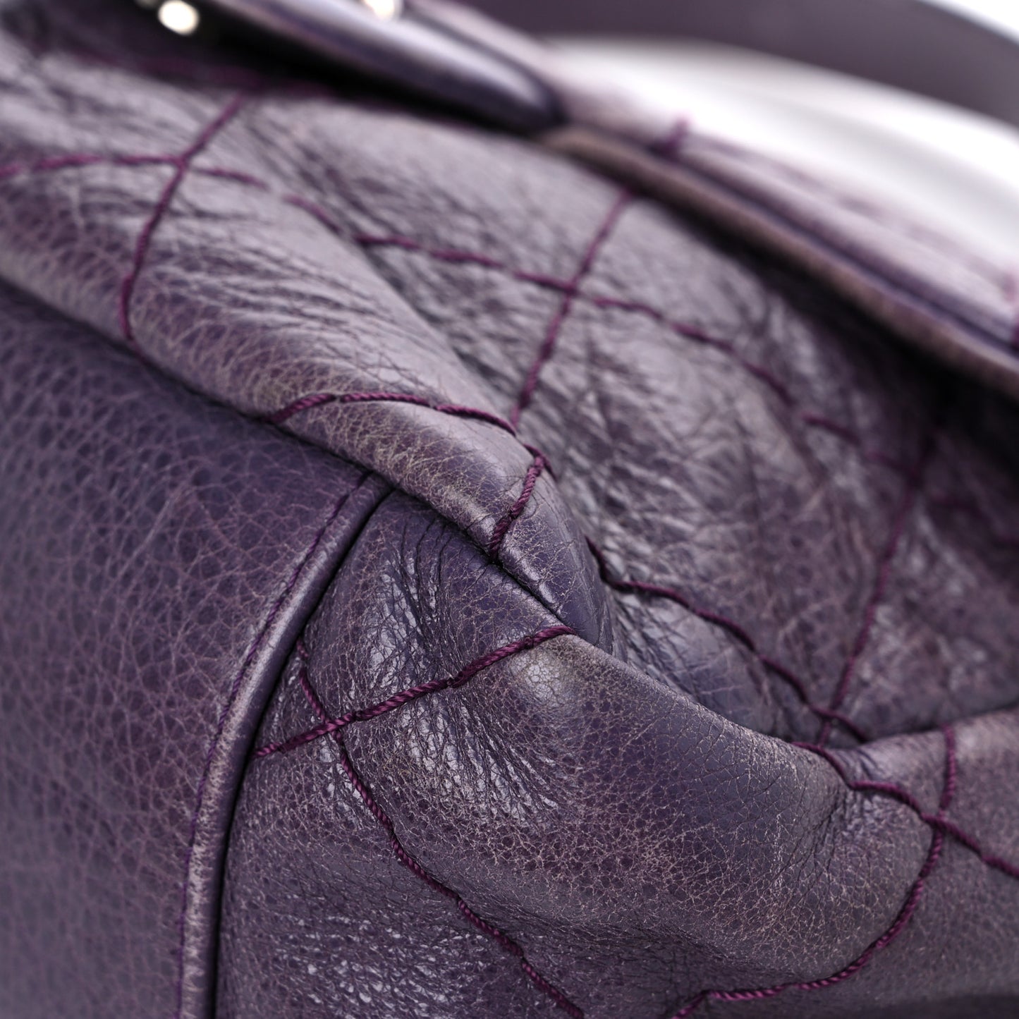 Glazed Calfskin Stitched On The Road Flap Purple