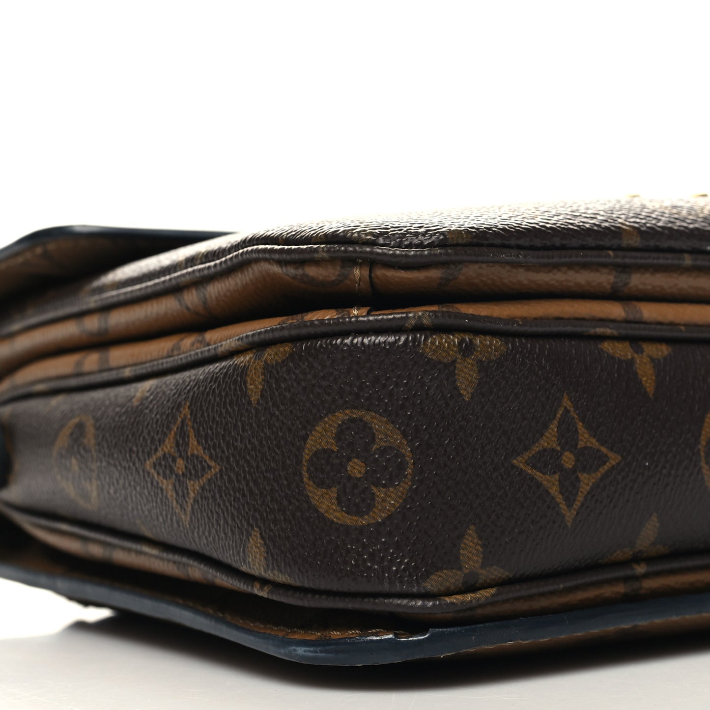 Reverse Monogram Pochette Metis