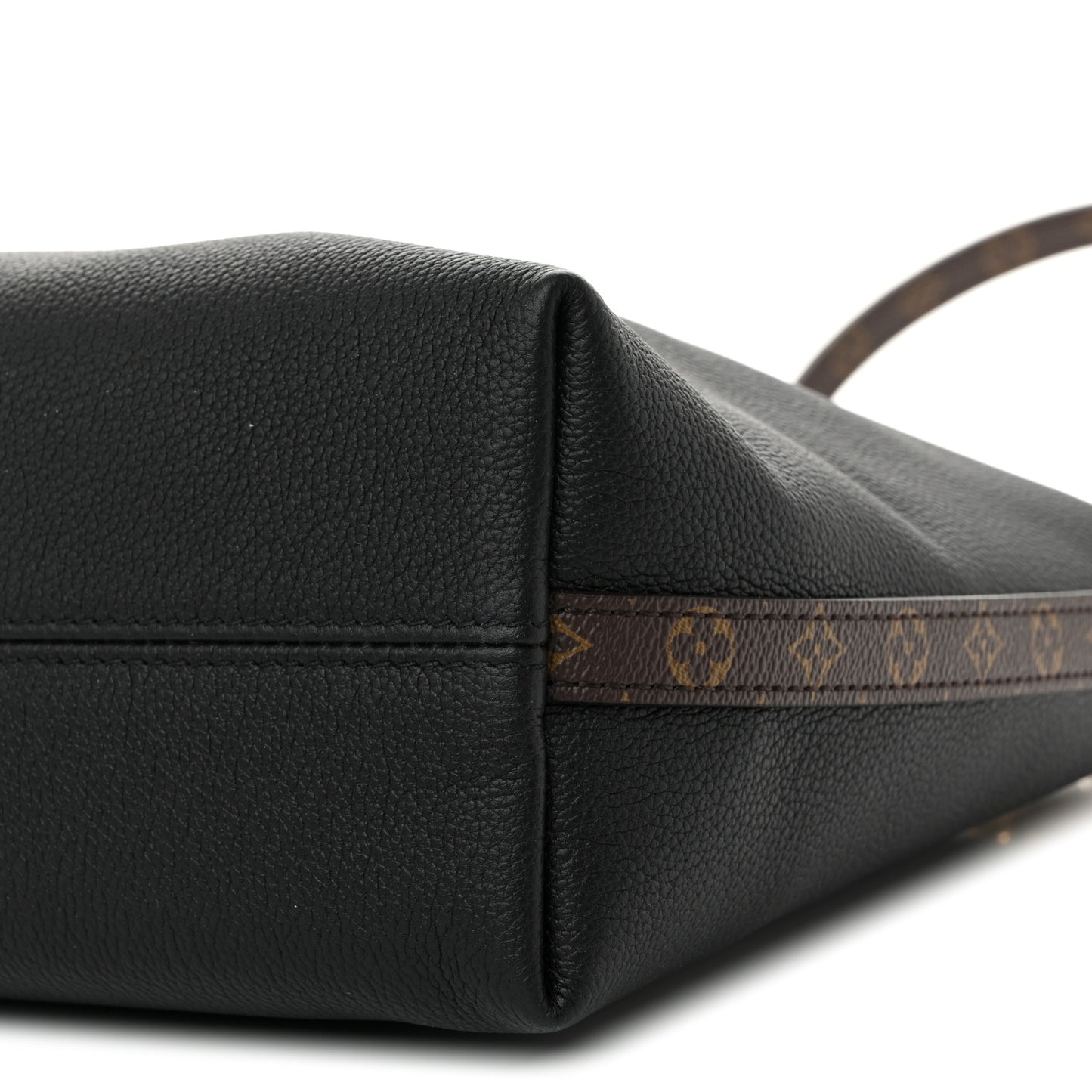 Calfskin Multipass Black