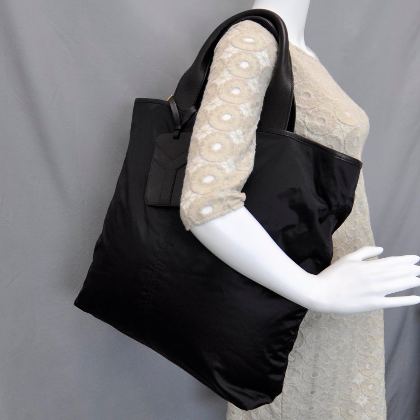 Nylon Tanger Tote Unisex Black
