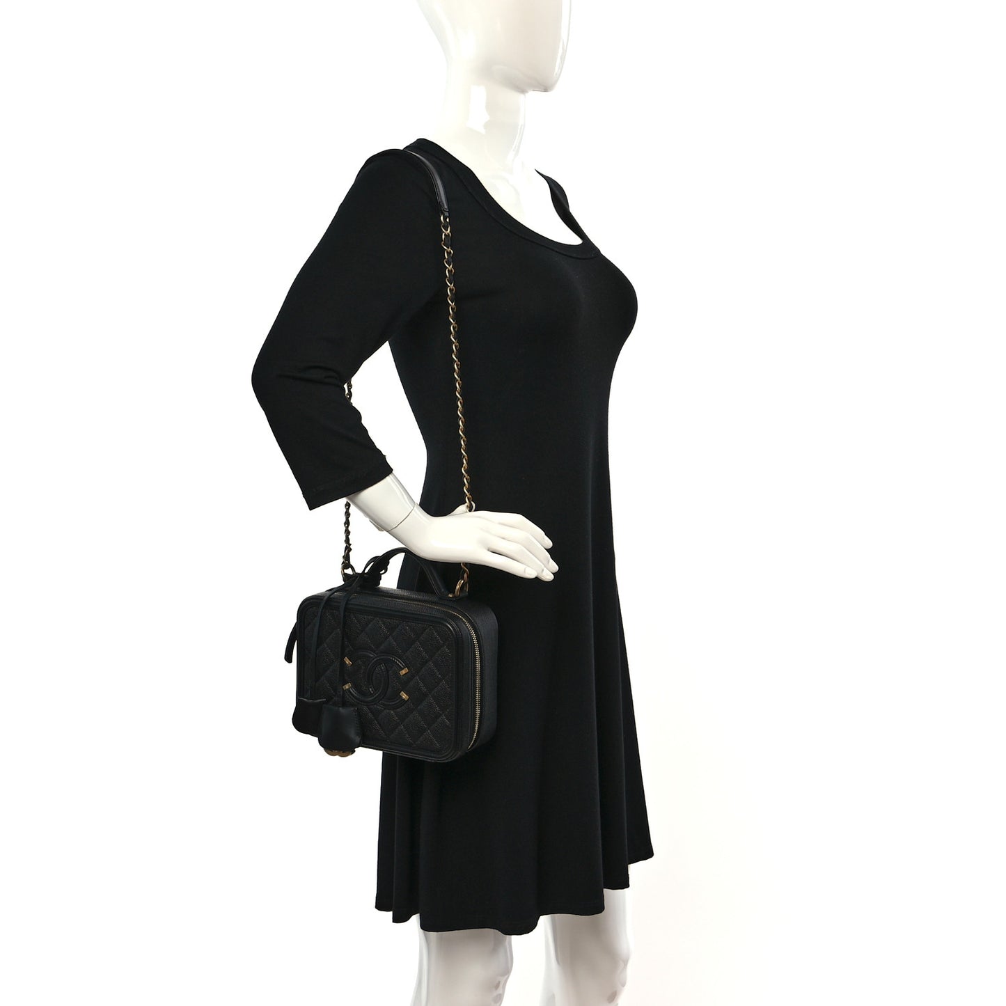 Caviar Quilted Medium CC Filigree Vanity Case Black