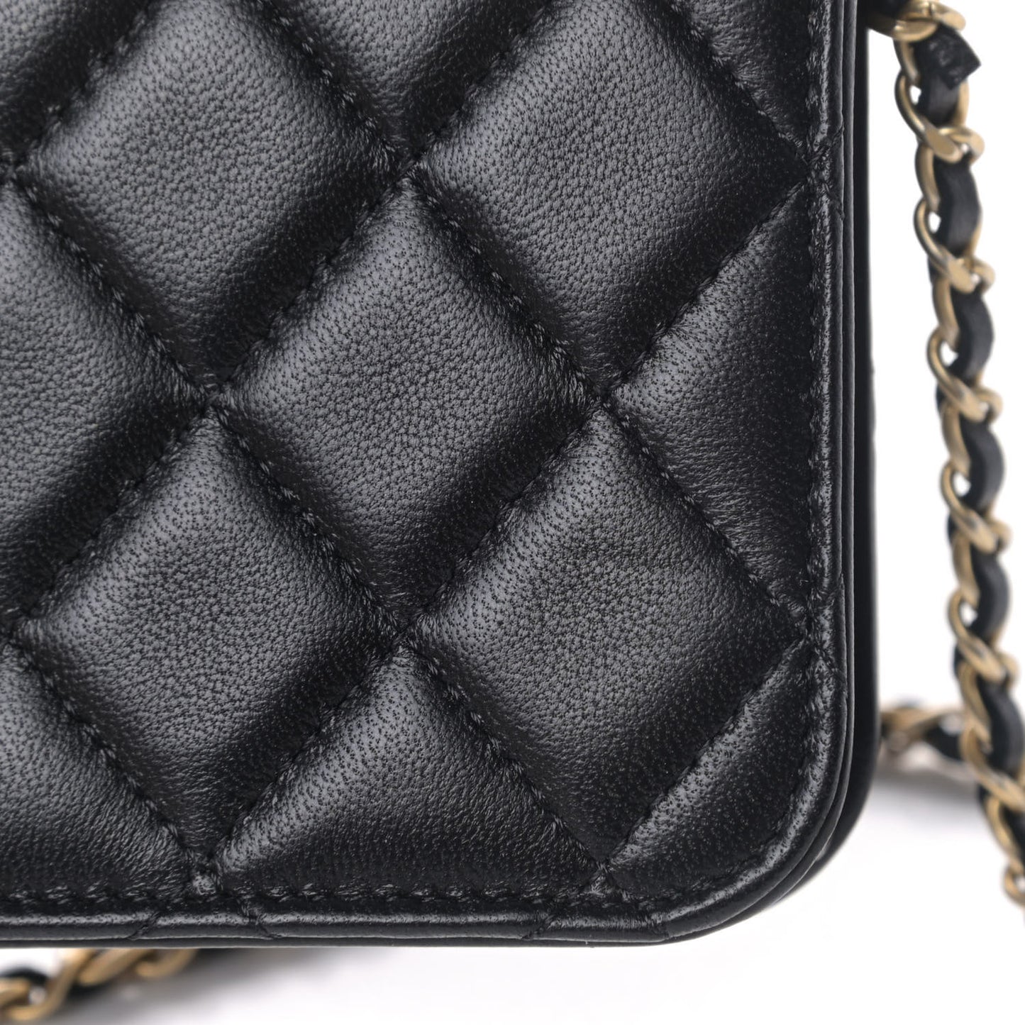 Lambskin Quilted Pearl Crush Clutch With Chain Black