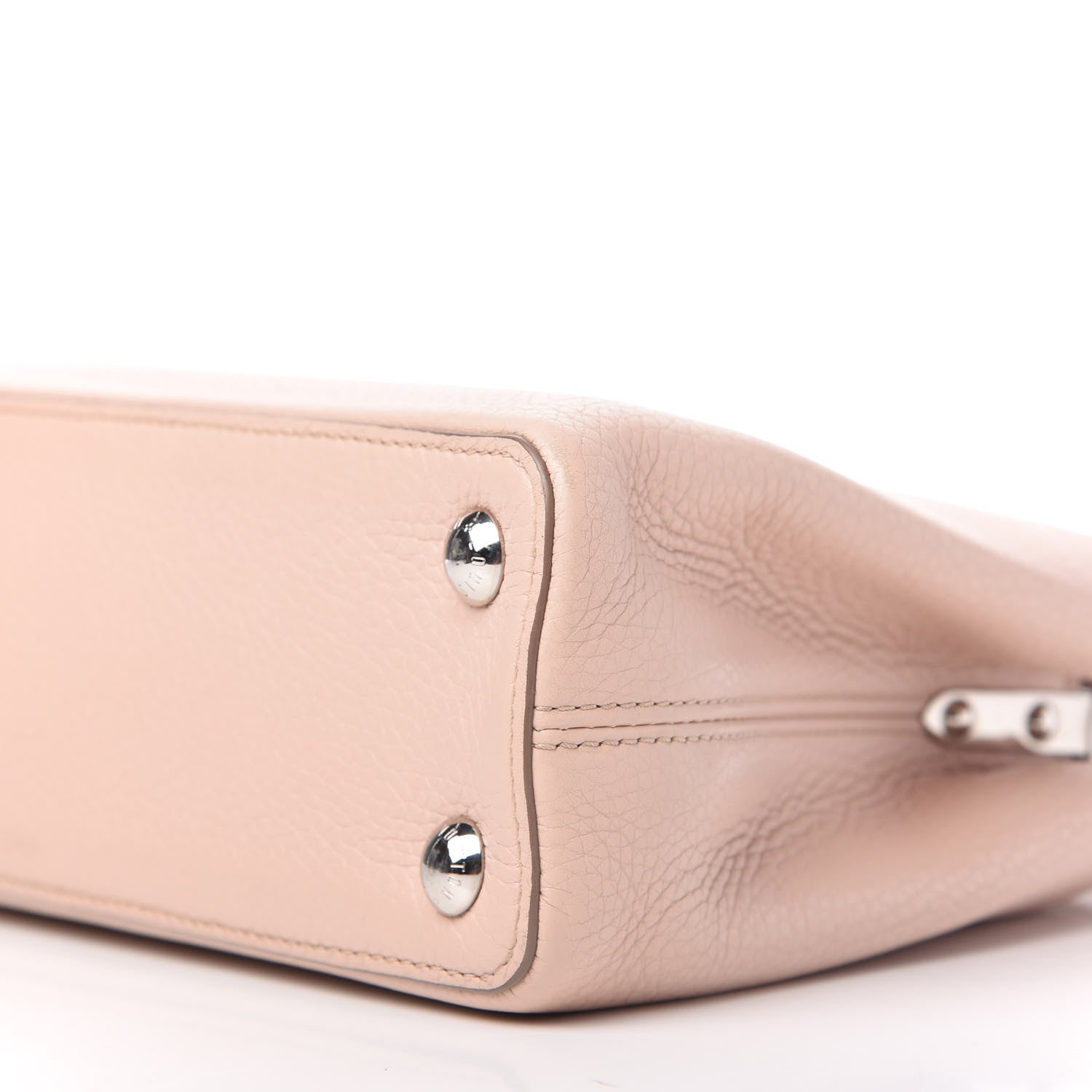 Louis Vuitton Taurillon Capucines BB Magnolia 7 of 11