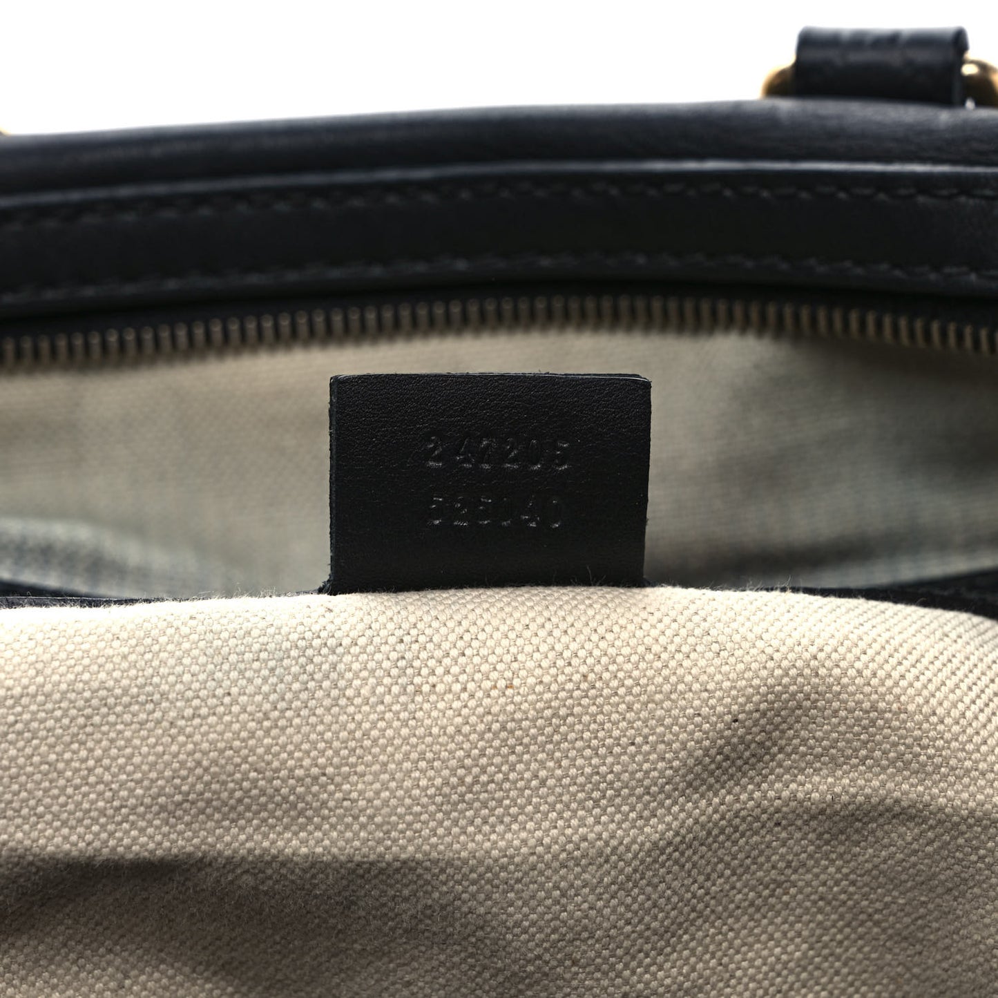 Calfskin Microguccissima Trim Medium Boston Black