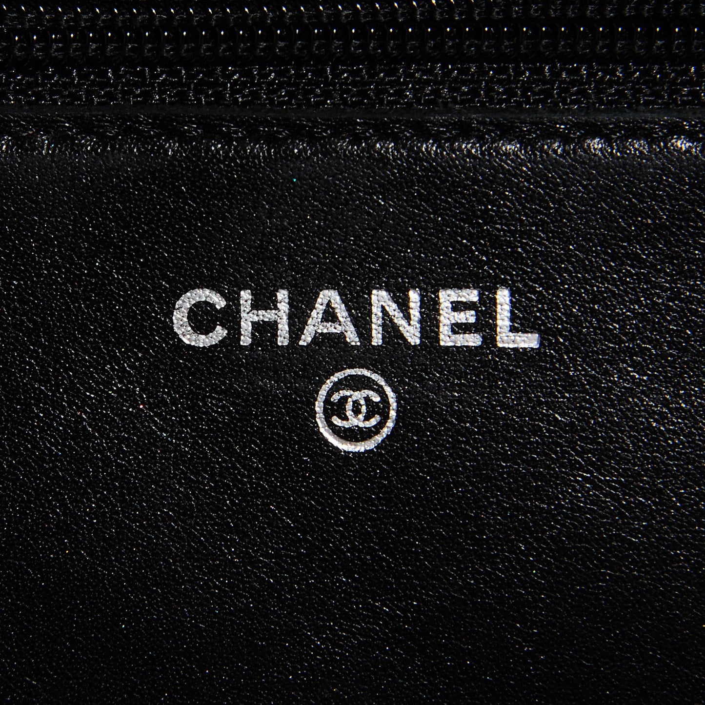Patent Quilted Wallet On Chain WOC Black