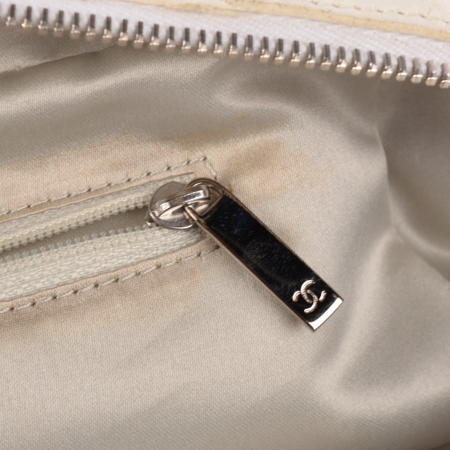 Lambskin Quilted Chain Around Tote White