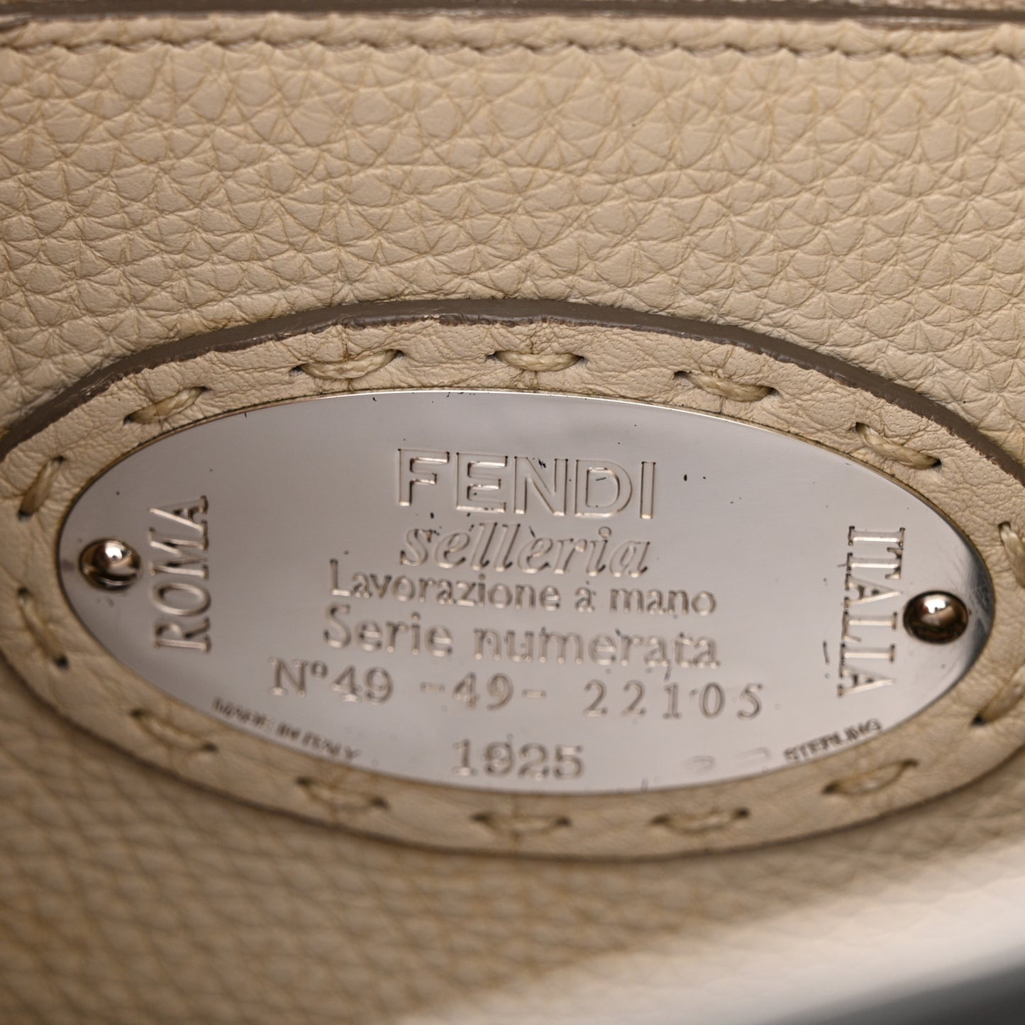 Cuoio Romano Selleria Bi-Color Medium Peekaboo Iconic Satchel Asfalto Latte
