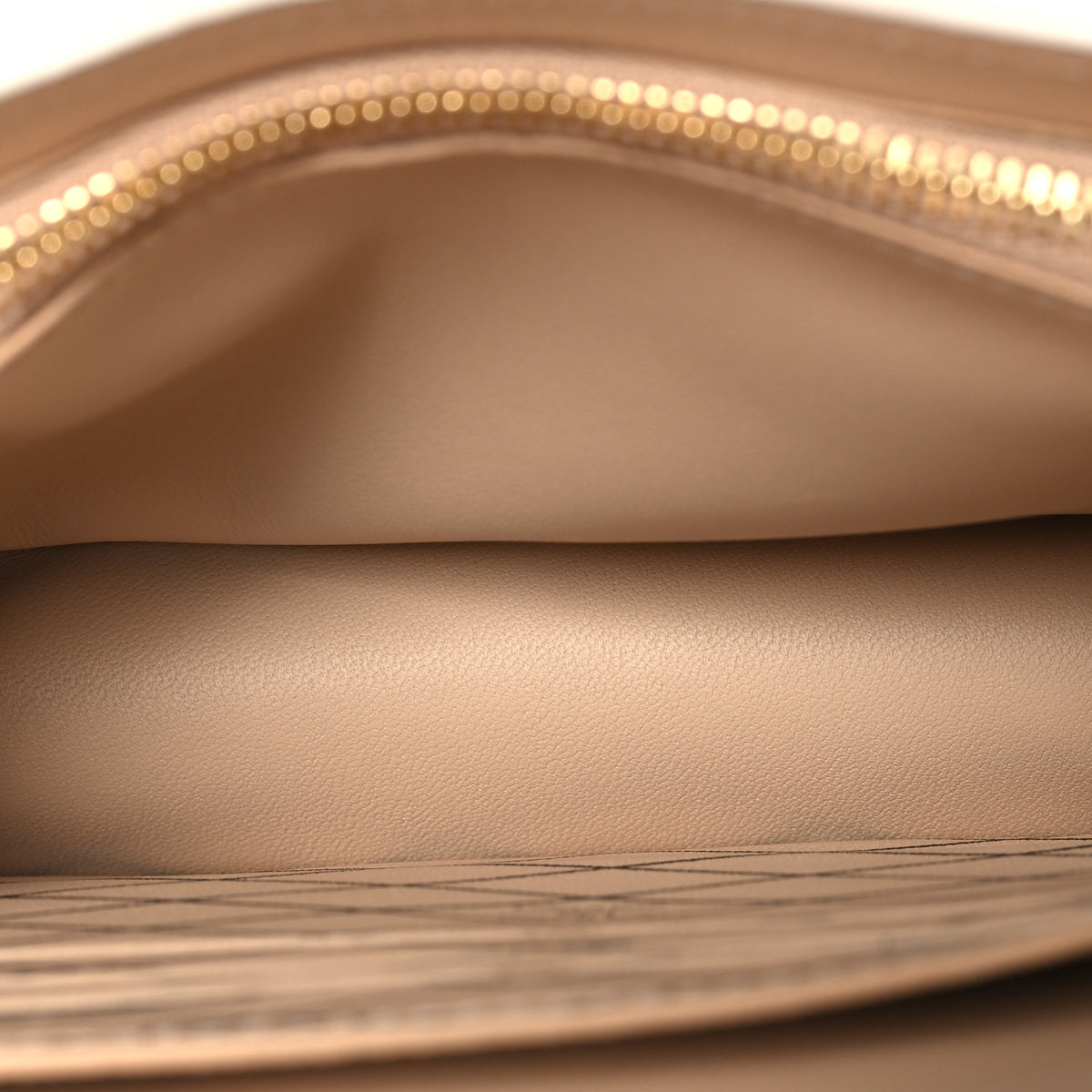 Snakeskin Monogram Embossed Trunk Chain Wallet Blanc