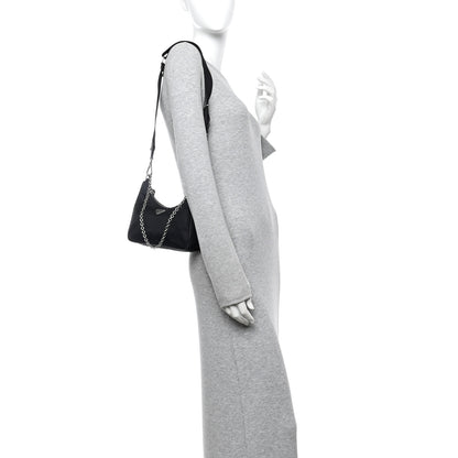 Prada Nylon Re-Edition 2005 Shoulder Bag Black 2 of 13