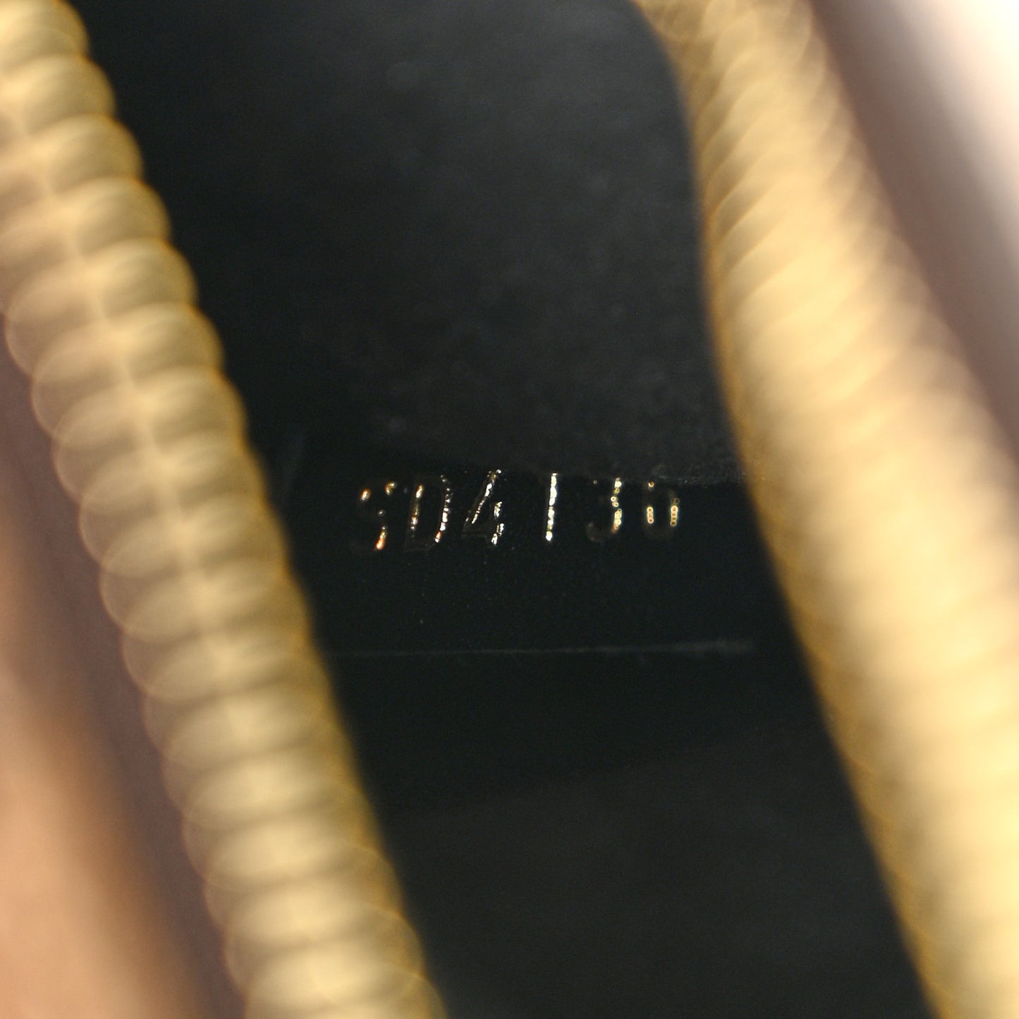 Reverse Monogram Pochette Metis