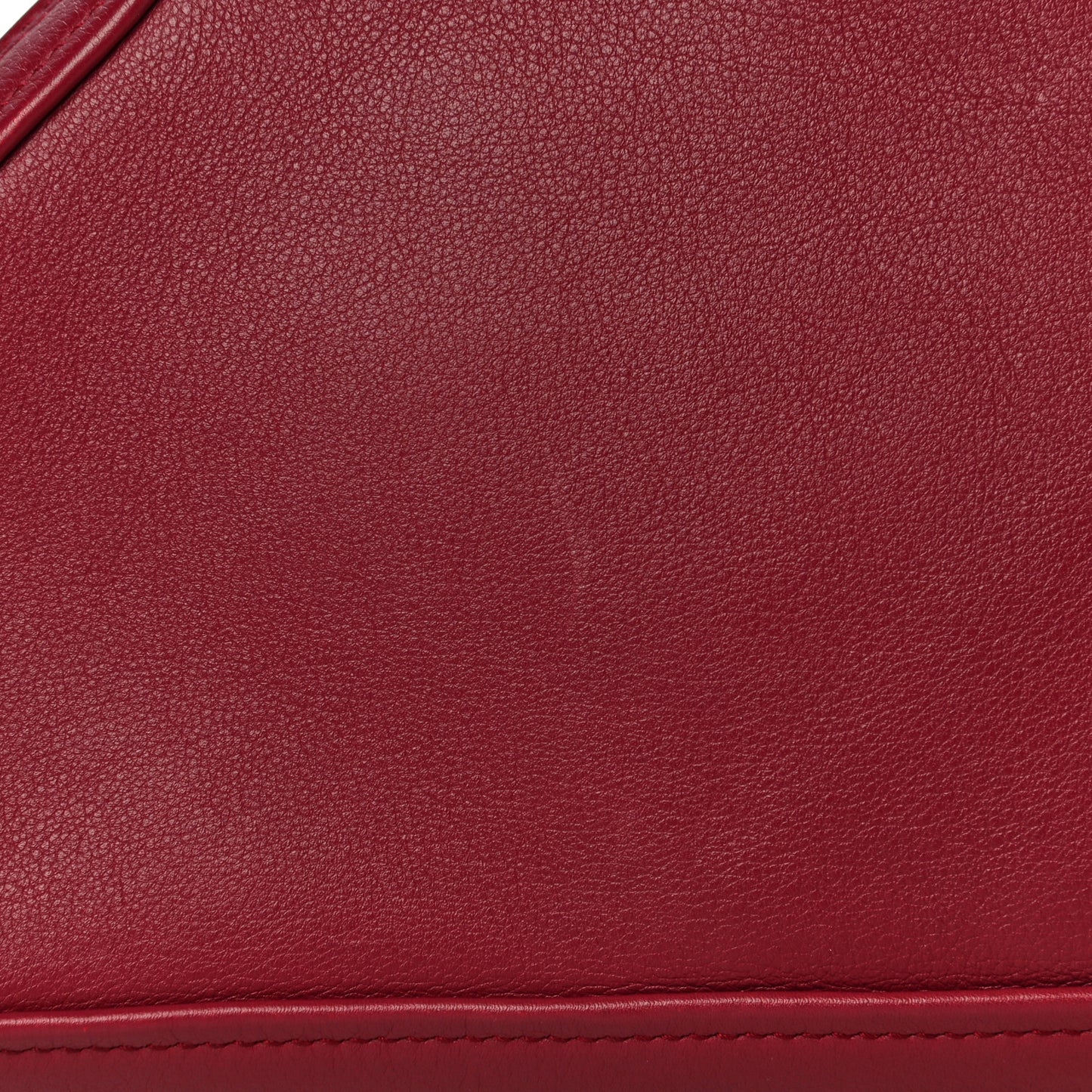 Shiny Day Calfskin M Triangle Pouch Rouge Grenat