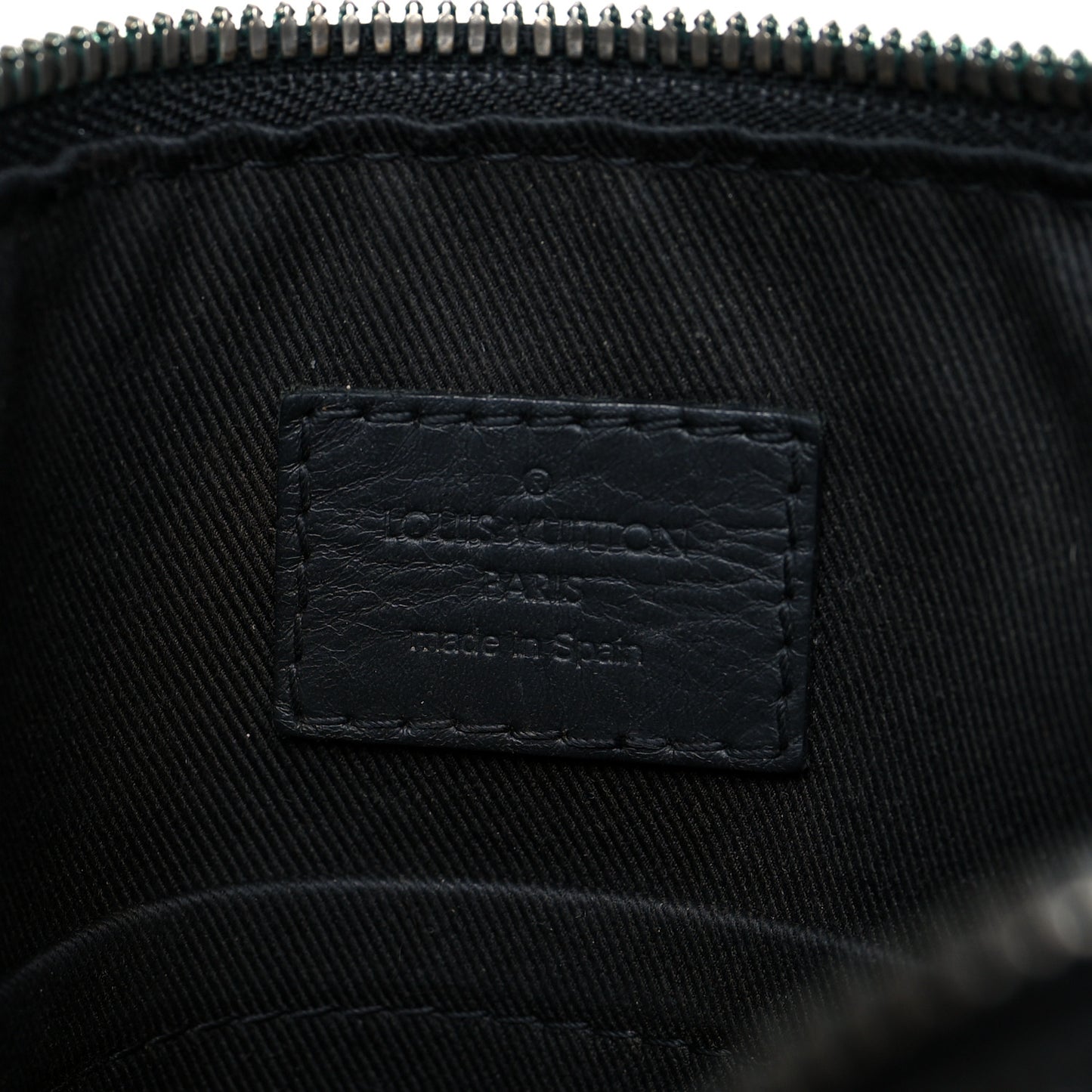 Damier Infini Discovery Messenger BB Onyx