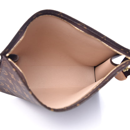 Louis Vuitton Monogram Toiletry Pouch 26 5 of 10