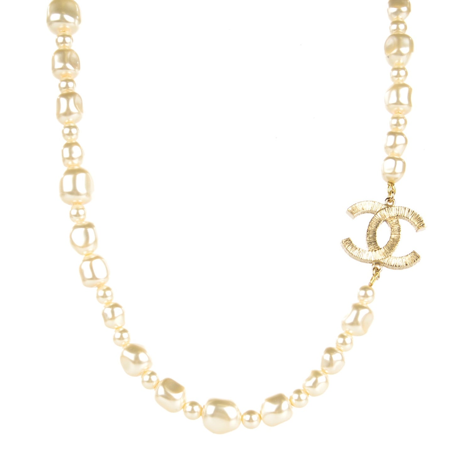 Graduated Pearl CC Short Necklace Gold