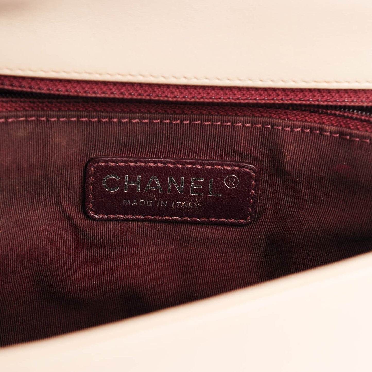 Wrinkled Lambskin Chevron New Medium Boy Flap Beige