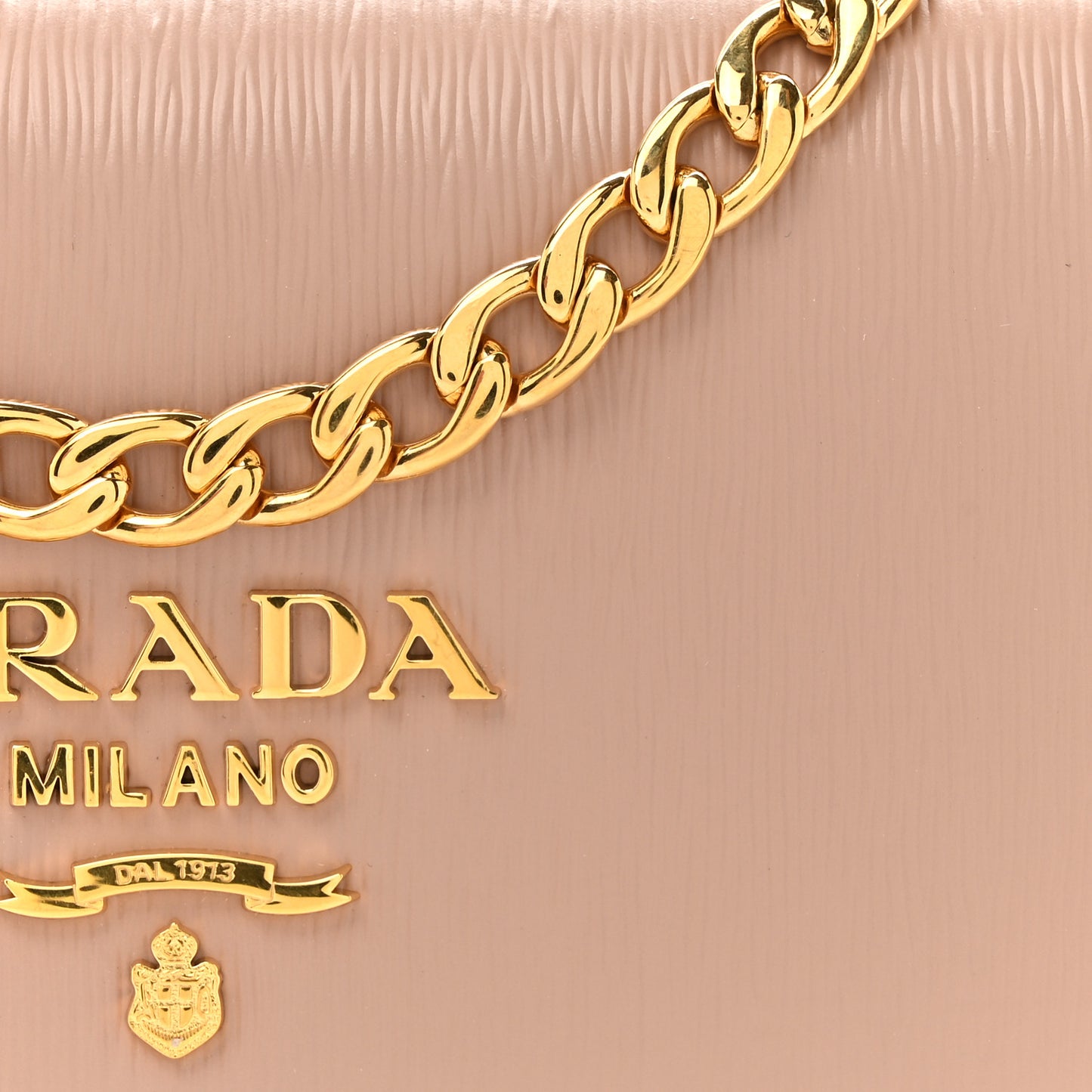 Vitello Move Metal Oro Chain Wallet Cipria