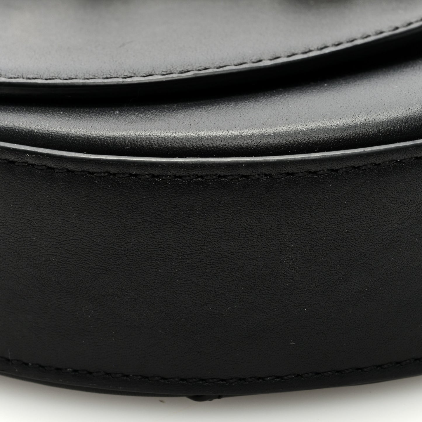 Vitello Virtus Belt Bag Black