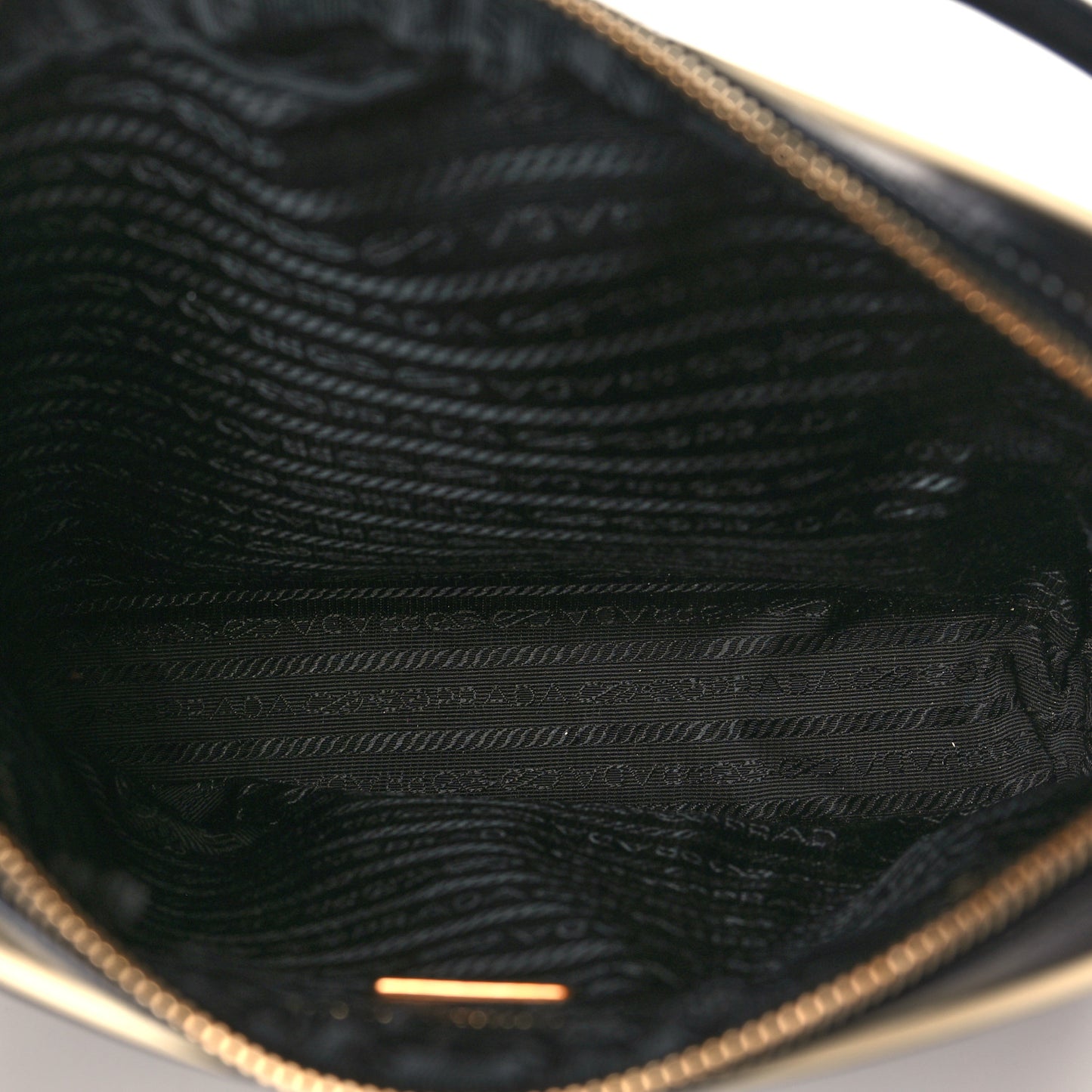 Vitello Drive Shoulder Bag Black