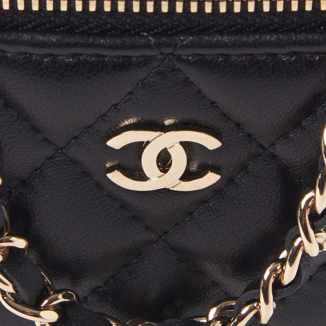 Lambskin Quilted Small Vertical Coco Beauty Vanity Case With Chain Black