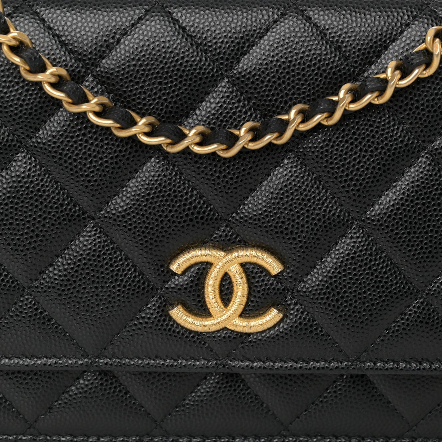 Caviar Quilted Textured CC Wallet On Chain WOC Black
