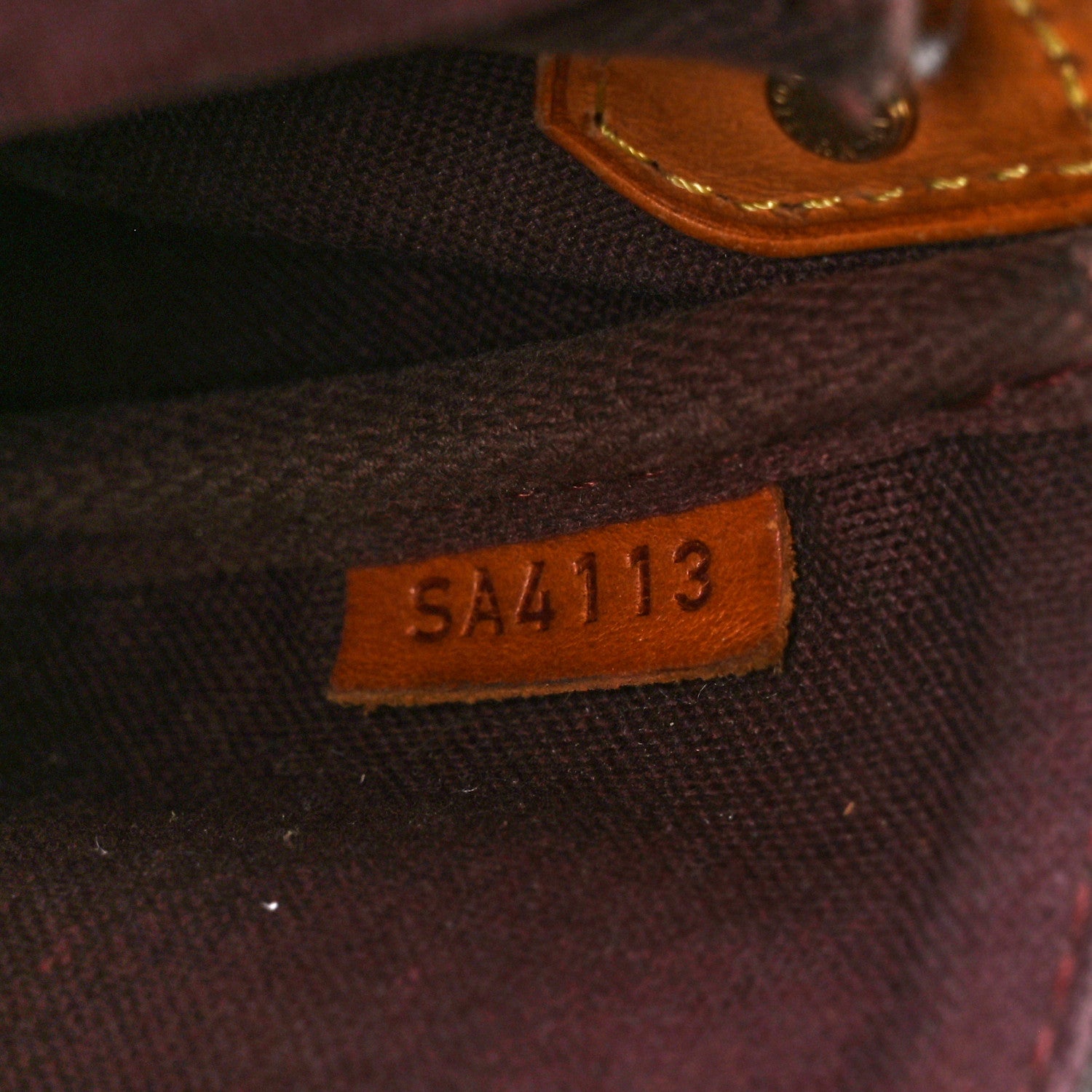 Louis Vuitton Monogram Favorite MM 7 of 12