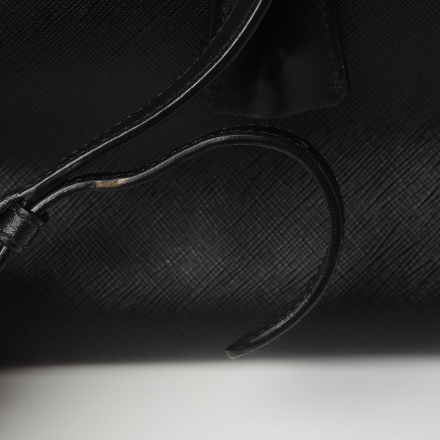 Saffiano City Calfskin Medium Esplanade Tote Black