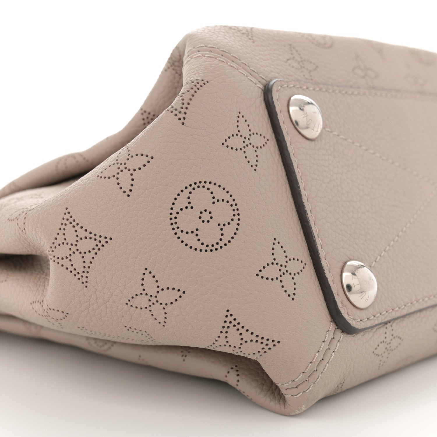 Louis Vuitton Mahina Babylone Chain BB Galet 9 of 13