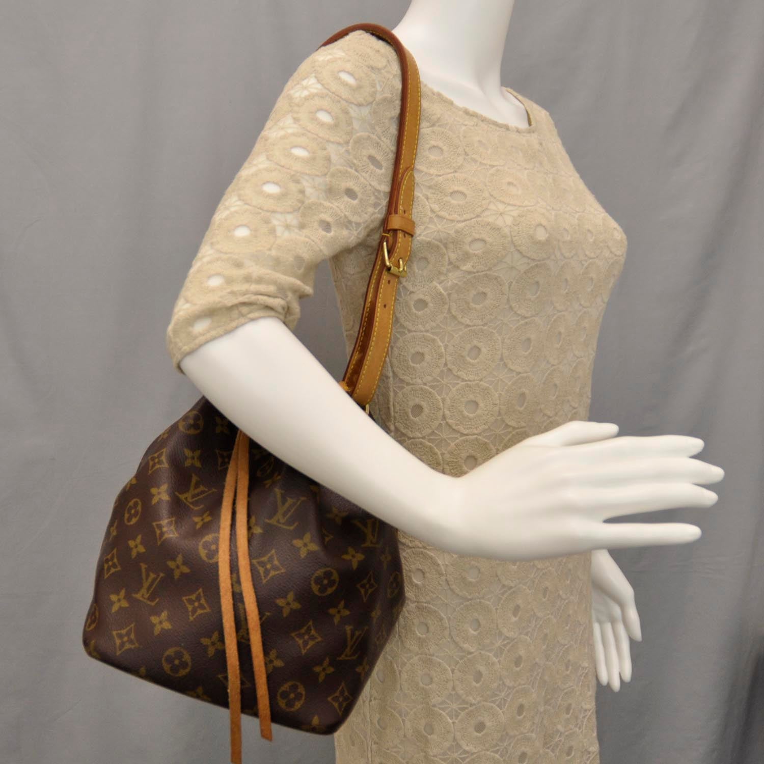 Louis Vuitton Monogram Petit Noe 2 of 9