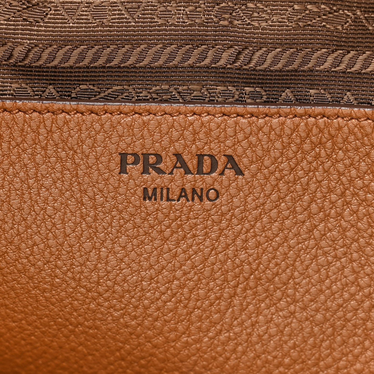 Vitello Daino Tote Cannella