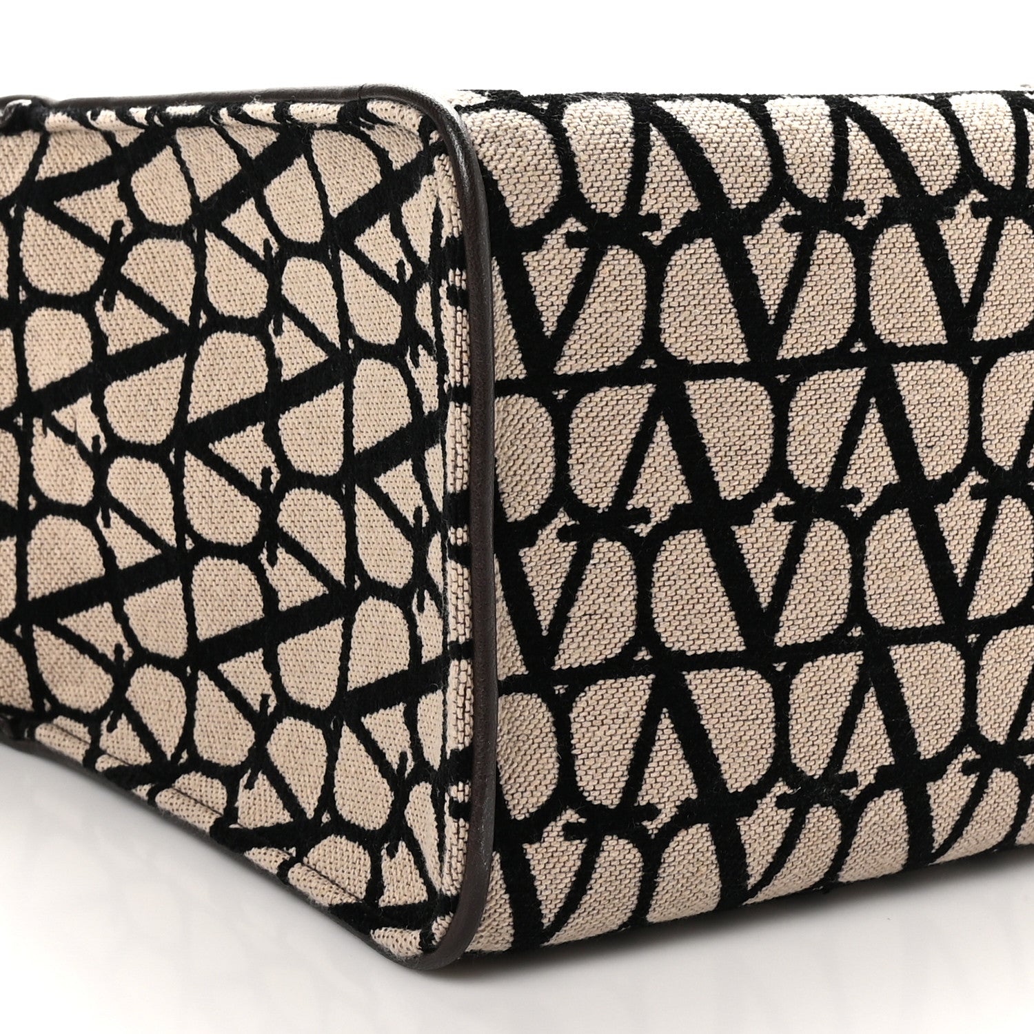 Valentino Garavani Toile Iconographe Goatskin Le Troisieme Shopping Bag Naturale Black Fondant 9 of 10