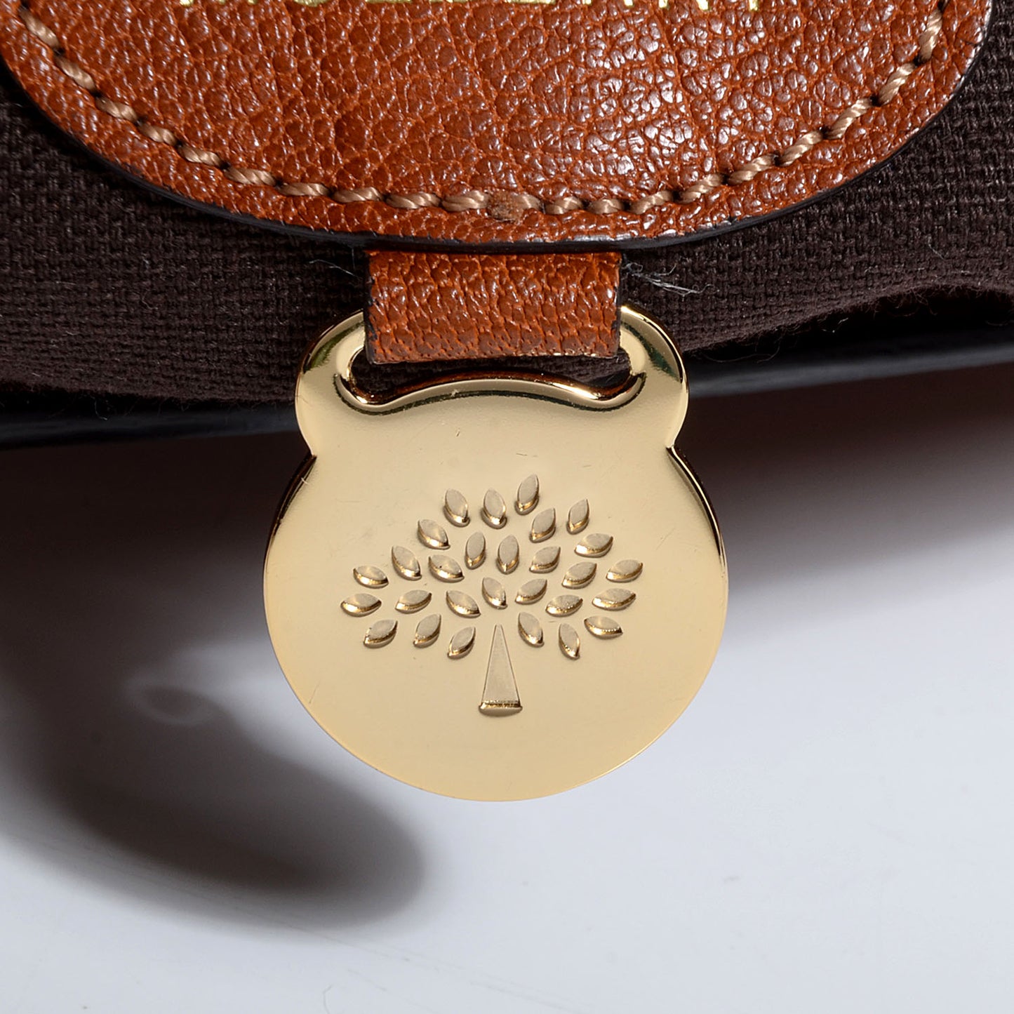 Soft Buffalo Medium Alexa Oak
