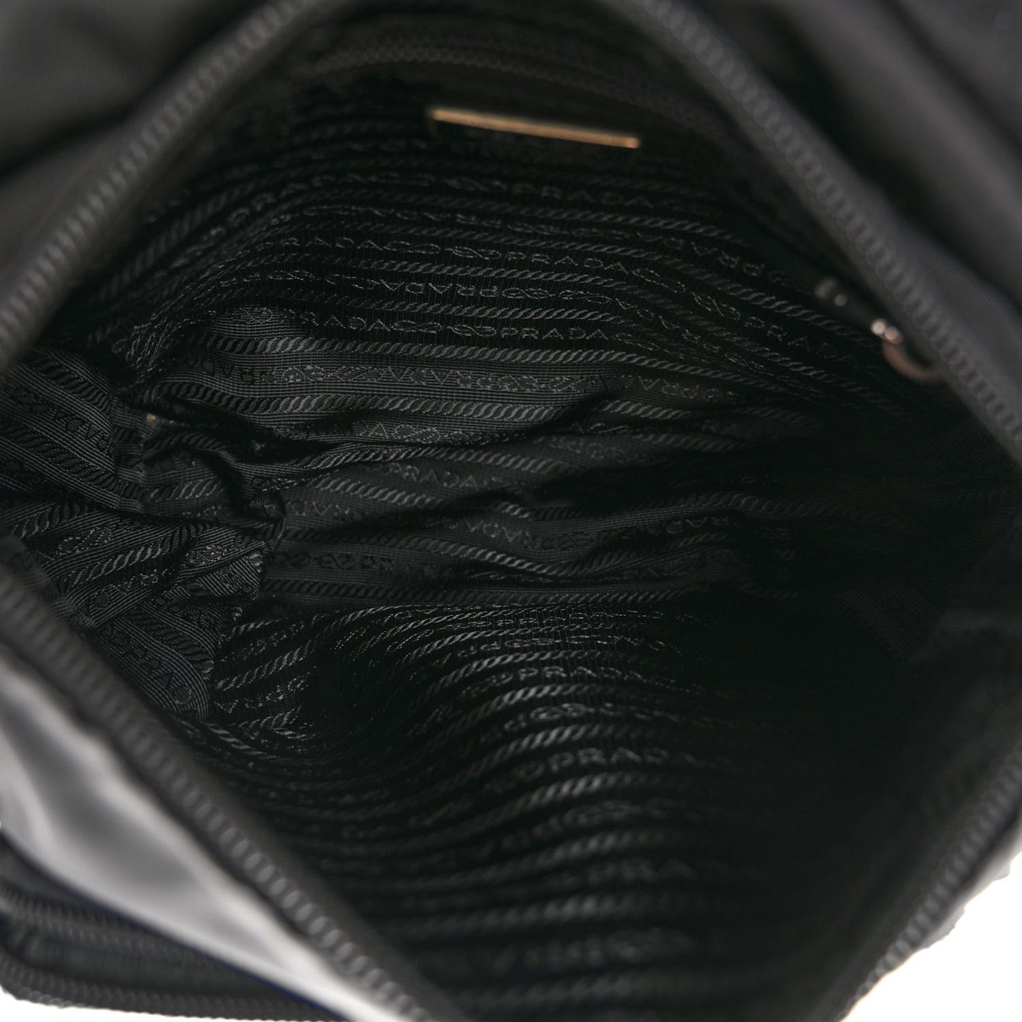 Nylon Vela Messenger Black