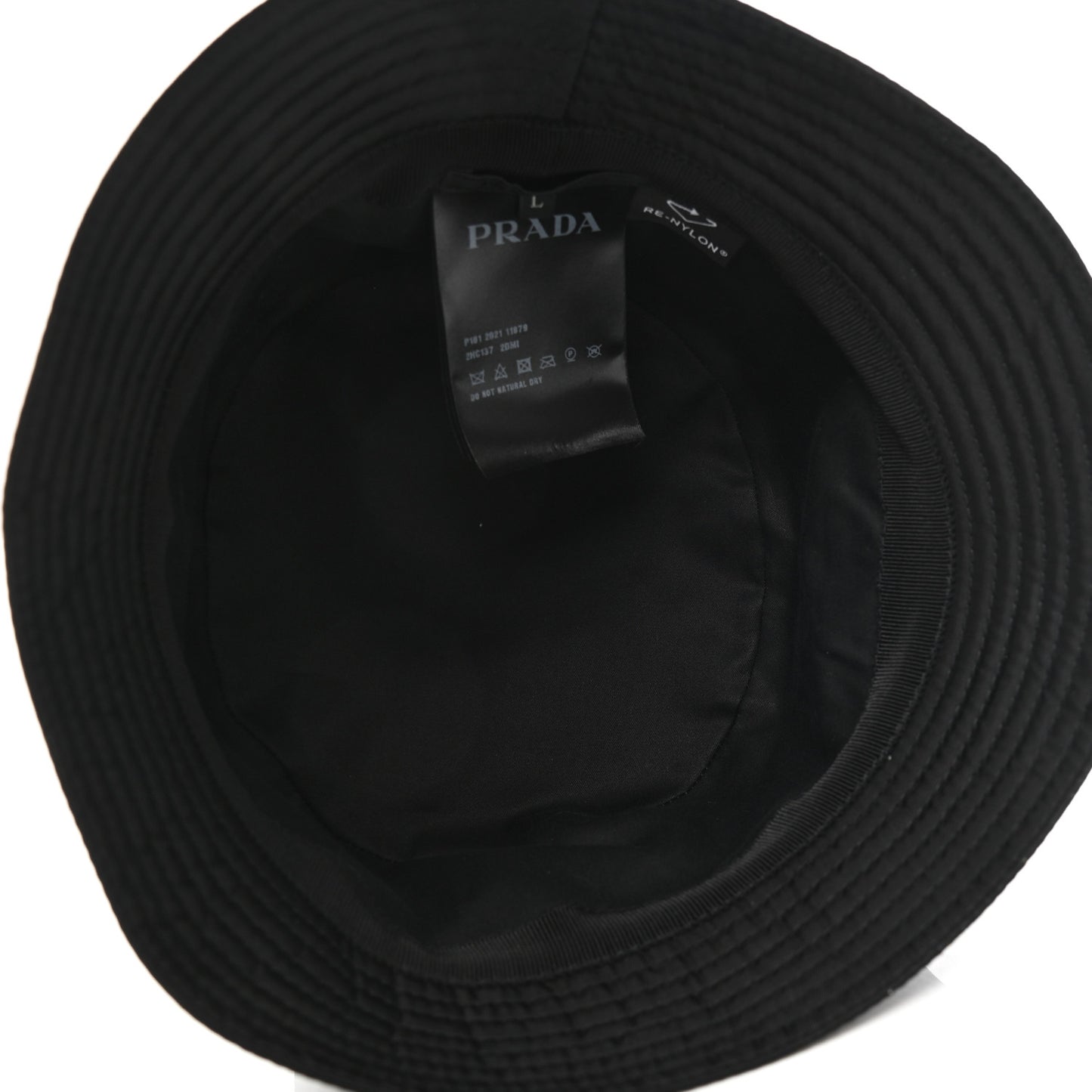 Re-Nylon Metal Triangle Logo Mens Bucket Hat L Black