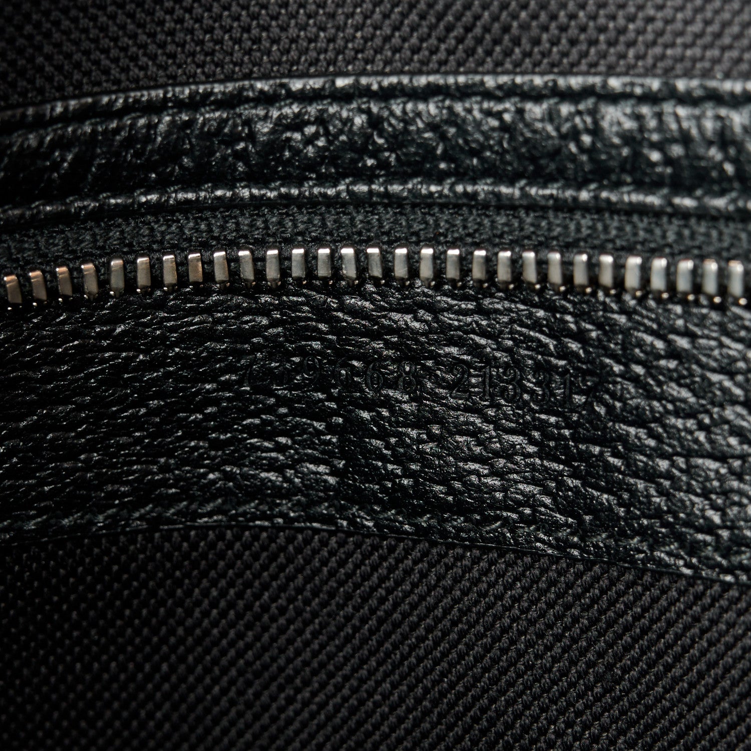 Gucci Monogram Jumbo GG Textured Dollar Calfskin Wristlet Messenger Bag Black 8 of 11