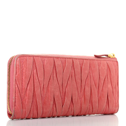 Miu Miu Nappa Matelasse Lux Zip Around Wallet Rosa 3 of 8