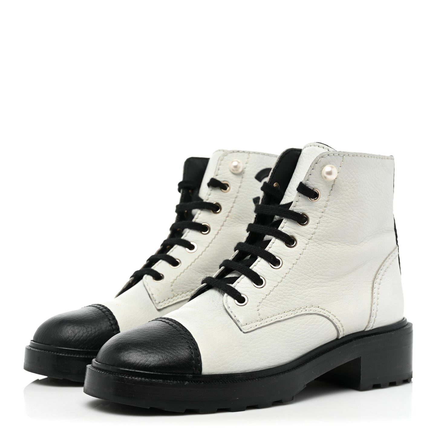 Lambskin Grained Calfskin CC Cap Toe Short Boots 39.5 White Black