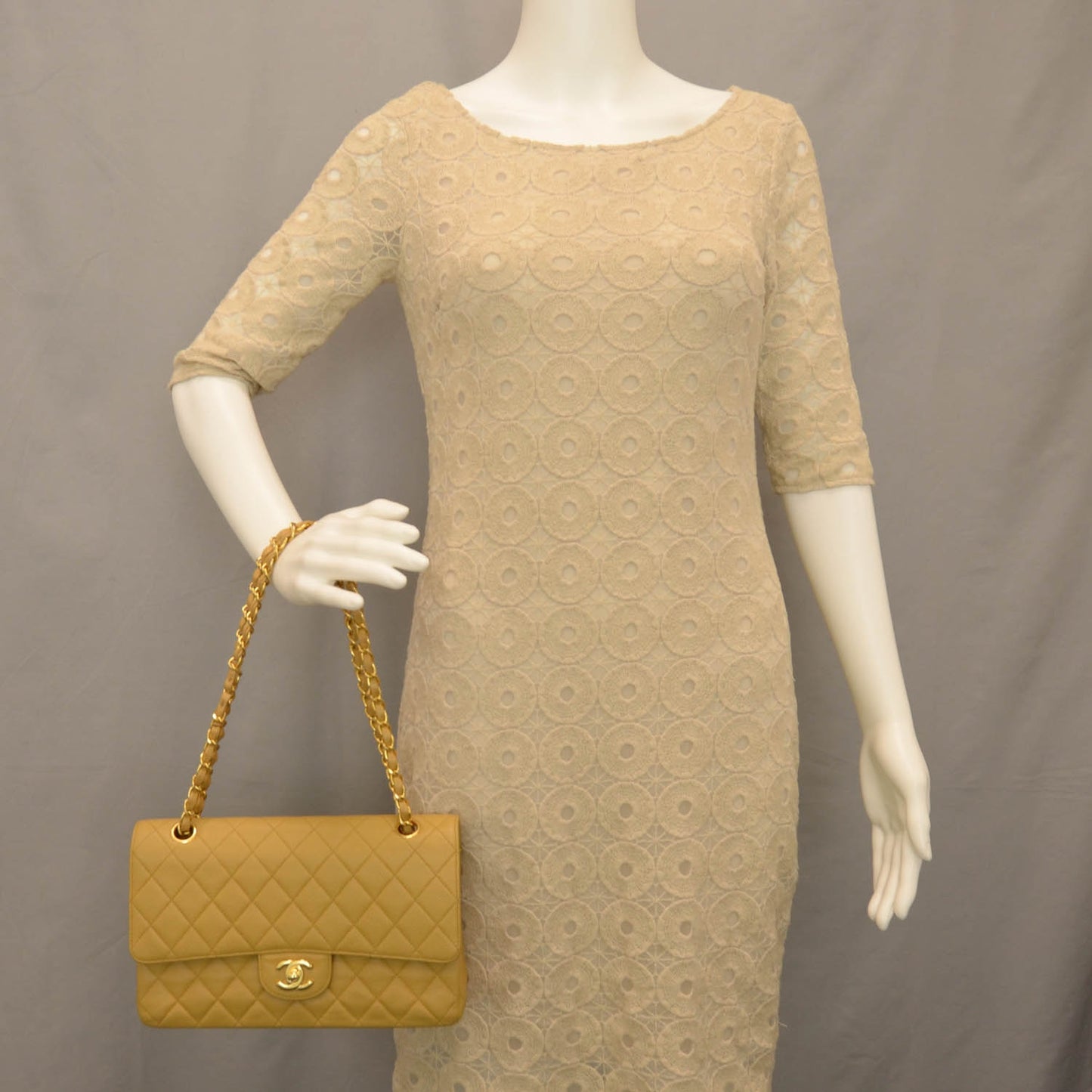 Caviar Quilted Medium Double Flap Beige